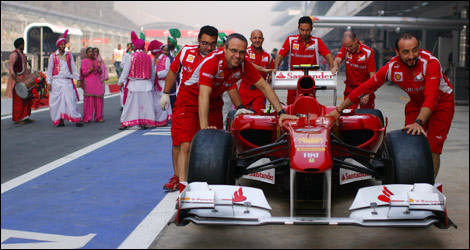 Tout le monde met la main à la pâte chez Ferrari (Photo: Pirelli)