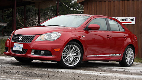 2012 Suzuki Kizashi Sport front 3/4 view