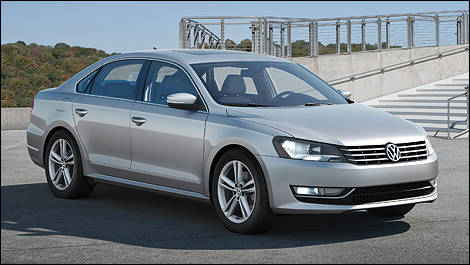 2012 Volkswagen Passat front 3/4 view