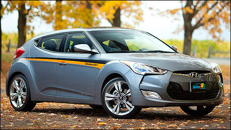 2012 Hyundai Veloster EcoShift DCT Tech Package front 3/4 view