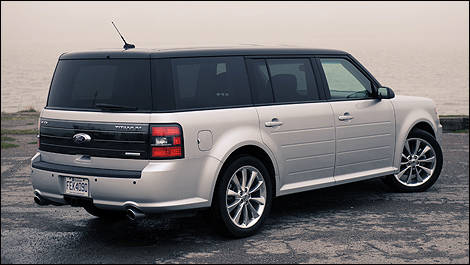 2011 Ford Flex Titanium AWD rear 3/4 view