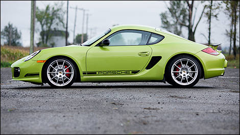 2012 Porsche Cayman R Review (video) Editor's Review | Car News | Auto123