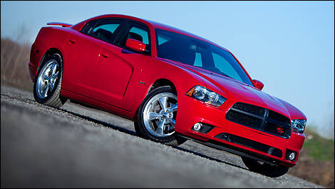 2012 Dodge Charger R/T front 3/4 view