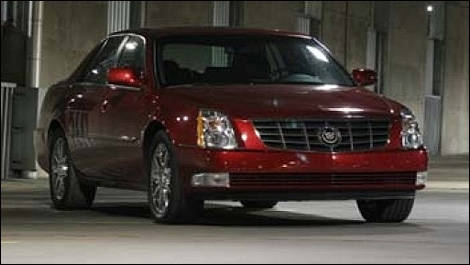 Cadillac DTS 2006 vue 3/4 avant