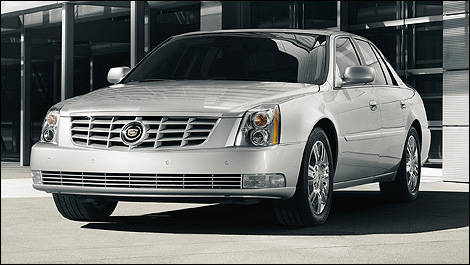 2011 Cadillac DTS front 3/4 view