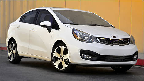 Kia Rio berline 2012 vue 3/4 avant