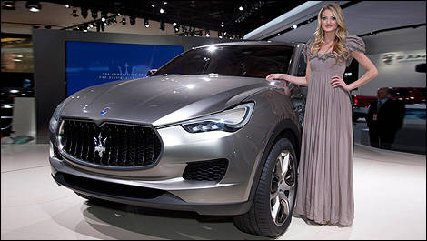 Maserati Kubang SUV Concept front 3/4 view