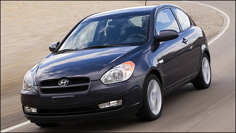 Hyundai Accent 2011 vue 3/4 avant