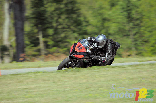 2012 Lamborghini Aventador vs 2011 Kawasaki ZX-10R (video) | Car