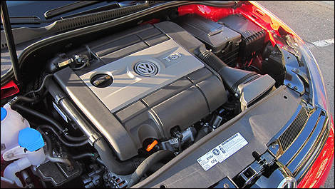 2013 Volkswagen Golf R engine