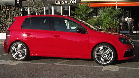 2013 Volkswagen Golf R right side view