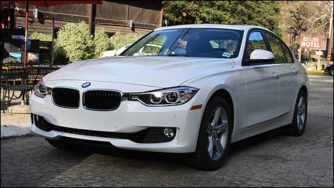 2012 BMW 328i Sedan 3/4 front view