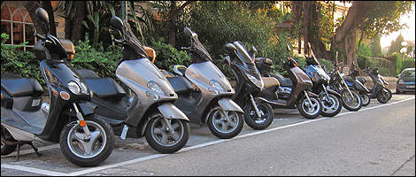 scooter on the Côte D'azur 3/4 rear view