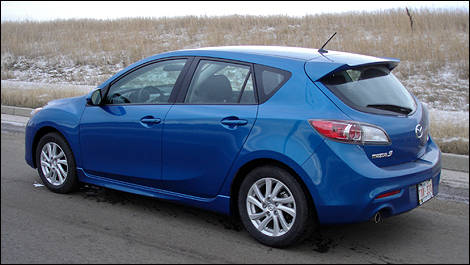 2012 Mazda3 Sport GS-SKY front 3/4 view