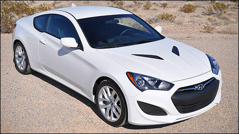 2013 Hyundai Genesis Coupe front 3/4 view