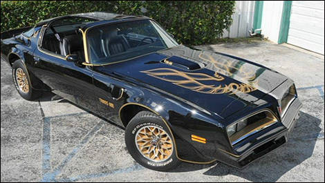 Pontiac Trans Am Smokey and the Bandit front 3/4 view