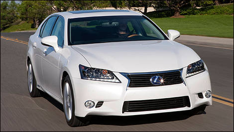 2013 Lexus GS 450h front 3/4 view