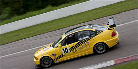 8Legs Racing's No. 10 BMW 330i (Photo: TouringCar.ca)