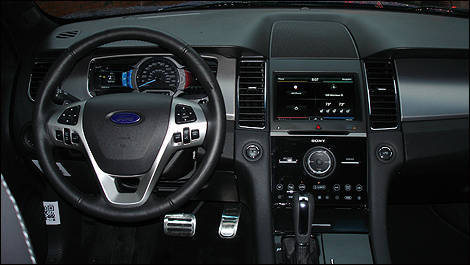 Ford Taurus SHO 2013 intérieur