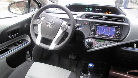 Toyota Prius c 2012 tableau de bord