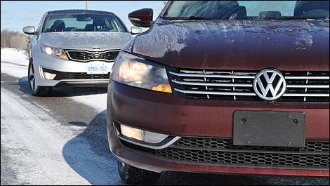 Volkswagen Passat TDI 2012, Kia Optima Hybride 2011 vue de face