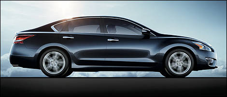 Nissan Altima 2013 vue c&ocirc;t&eacute; droit