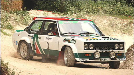 7 Fiat 131 Abarth vue 3/4 avant