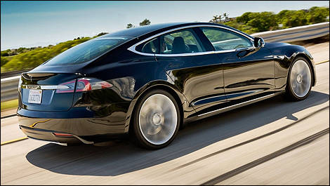 2013 Tesla Model S rear 3/4 view