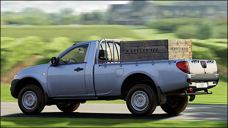 Mitsubishi L200 vue 3/4 arri&egrave;re