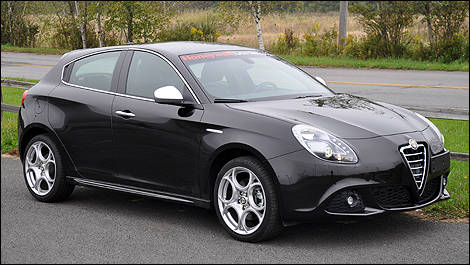 Alfa Romeo Giulietta front 3/4 view