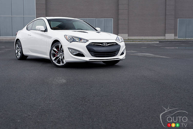2013 hyundai genesis coupe 3 8gt car reviews auto123