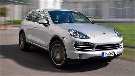 2013 Porsche Cayenne Diesel front 3/4 view