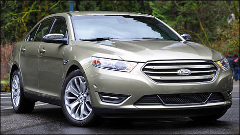 2013 Ford Taurus 2.0L EcoBoost front 3/4 view