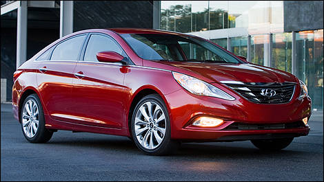 2013 Hyundai Sonata front 3/4 view