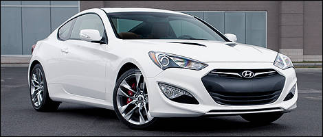 2012 Hyundai Genesis Coupe front 3/4 view