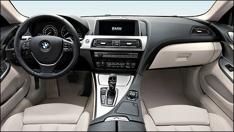 2012 BMW 650i xDrive Coupé dashboard and front seats