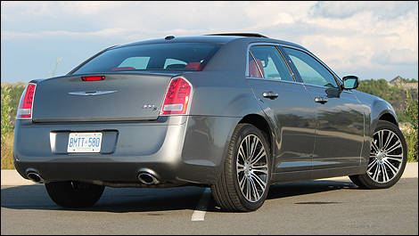 2012 Chrysler 300 S V6 rear 3/4 view