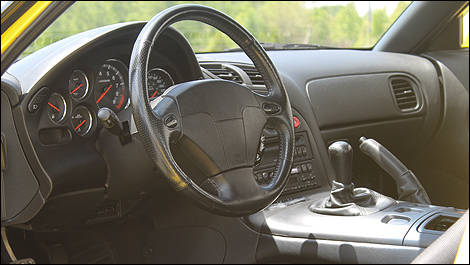 1993 Mazda RX-7 dashboard