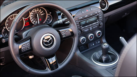 2012 Mazda MX-5 SV dashboard