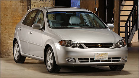2004 Chevrolet Optra front 3/4 view