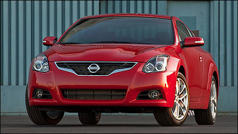 Nissan Altima Coupe  front 3/4 view