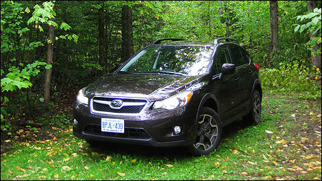 2013 Subaru XV Crosstrek front 3/4 view
