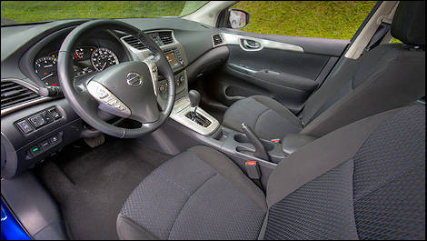 2013 Nissan Sentra dashboard