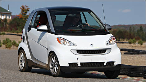 2008 smart fortwo front 3/4 view