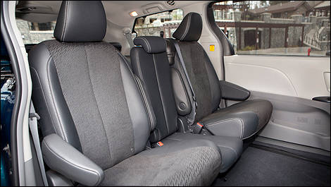 Toyota Sienna SE 2012 sièges arrières