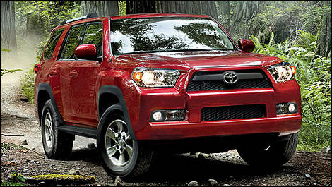 2013 Toyota 4Runner front 3/4 view