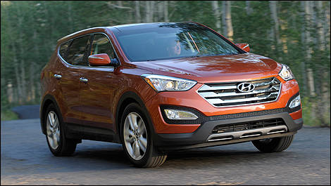 2013 Hyundai Santa Fe Sport front 3/4 view