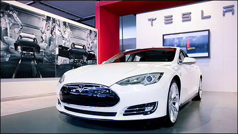 Tesla Model S 2012 at NAIAS 2012 vue 3/4 avant
