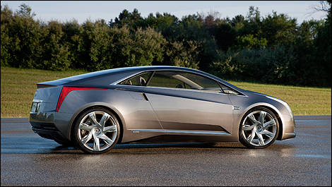 Cadillac ELR vue c&ocirc;t&eacute;