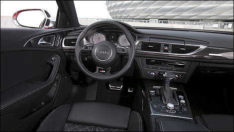 2013 Audi S6 interior
